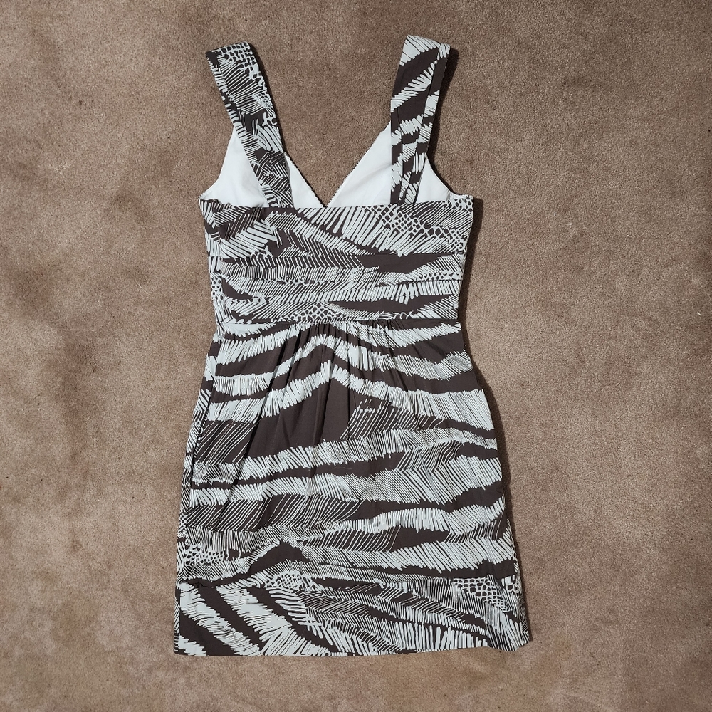 BCBG MaxAzria Tropical Safari Style Dress - Picture 5 of 9